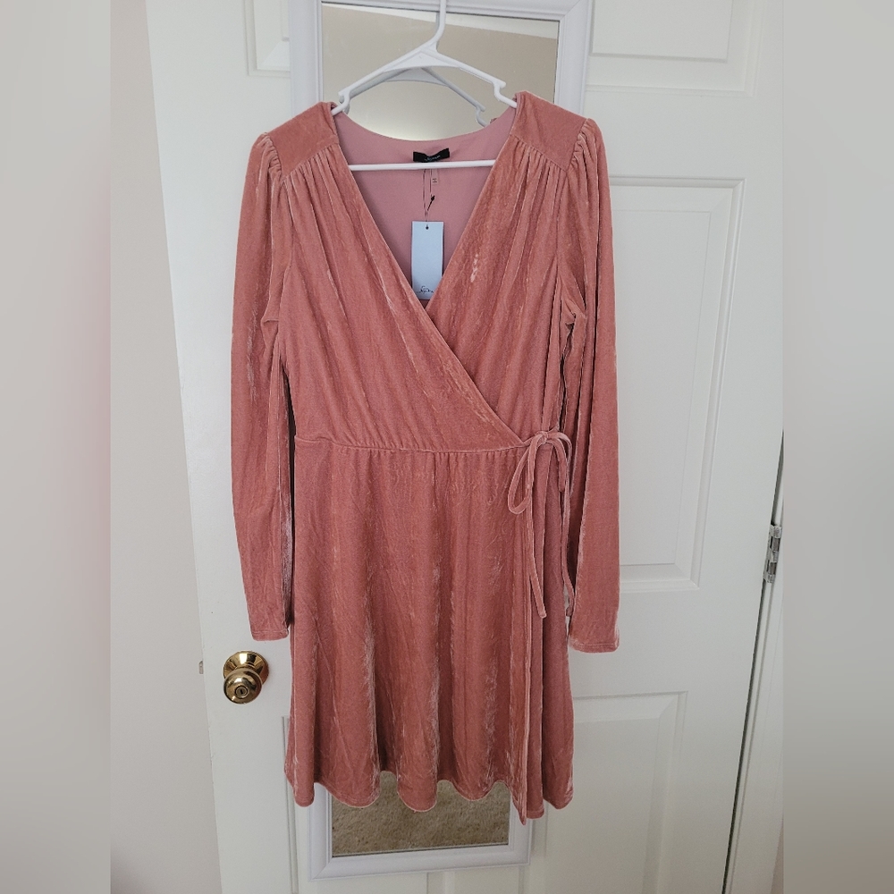 Soprano Pink velvet dress